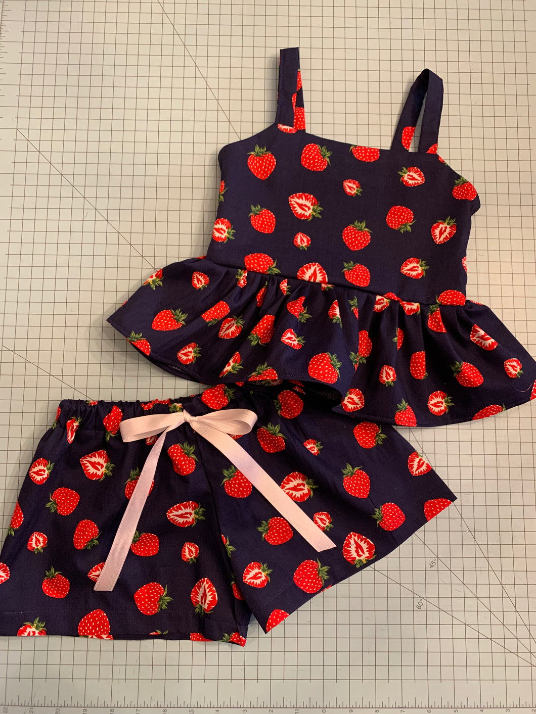 Strawberry 🍓 2 Piece Set 5/6T