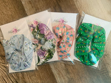 Load image into Gallery viewer, Vintage Fabric Scrunchie